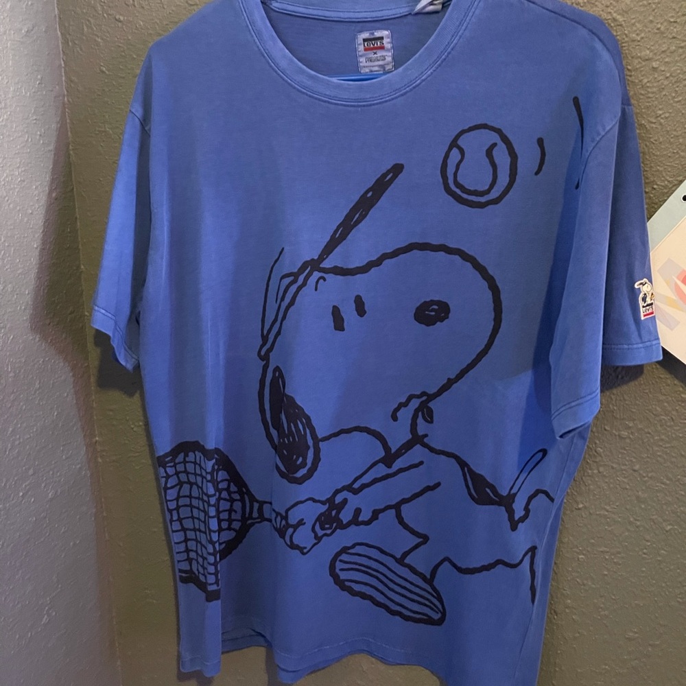 Levis snoopy oversized shirt